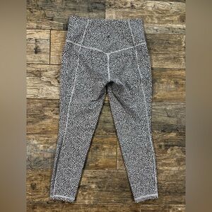 Athleta Sun Saltation Textured Capri leggings size small